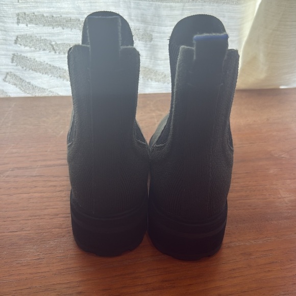 Like New ROTHY’S Dark Green “The Lug Boot” Ankle Boots - Picture 6 of 9